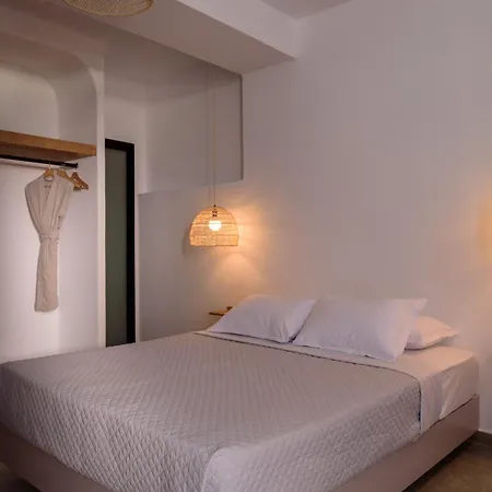 Elia Caldera סנטוריני