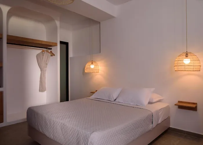 Elia Caldera סנטוריני